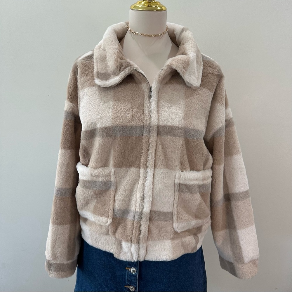 Sabrina Lauren NY Faux Fur Plaid Teddy Jacket in Cream & Grey Size 2X (NEW)